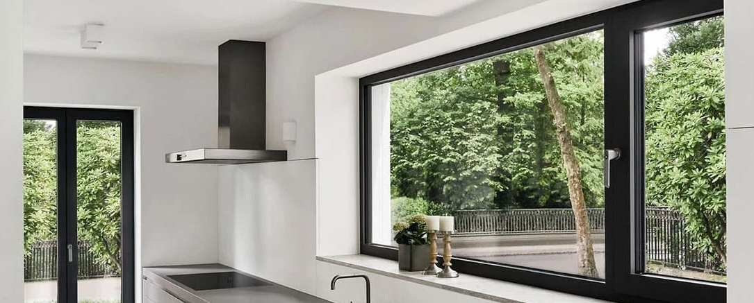 Cómo ahorrar un 30% en tu factura de luz instalando ventanas de aluminio de alta eficiencia.